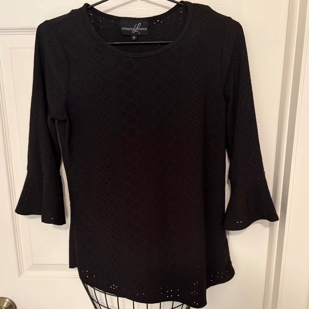 Lexington Avenue Womens Black Eyelet Knit Bell Sleeve Top Blouse Size M EUC